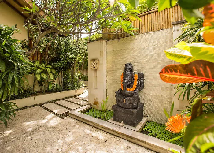 Villa Seriska Seminyak, 5-Star Private Pool Villa, Walk To Dining & Shopping