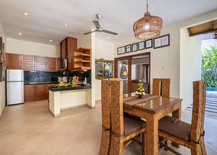 Villa Seriska Seminyak, 5-Star Private Pool Villa, Walk To Dining & Shopping